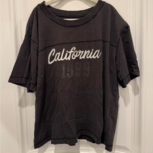 Hollister Gray 1999 Flowy Black Short Sleeve Tee